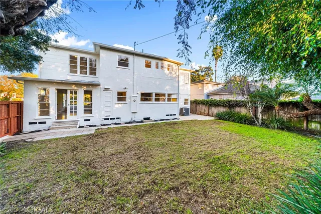 $1,295,000 | 545 Manila Avenue, Long Beach, CA 90814