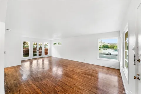 $1,295,000 | 545 Manila Avenue, Long Beach, CA 90814