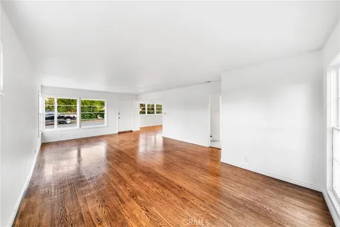 $1,295,000 | 545 Manila Avenue, Long Beach, CA 90814