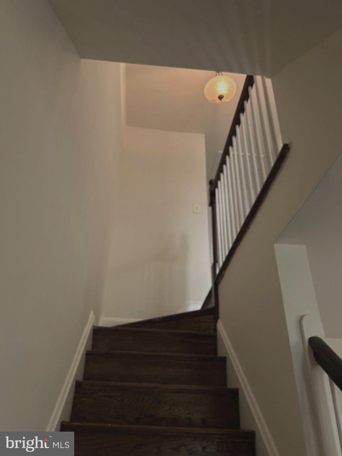 603 Braeside Road Baltimore, MD 21229 - Photo 5 of 30 a view of entryway