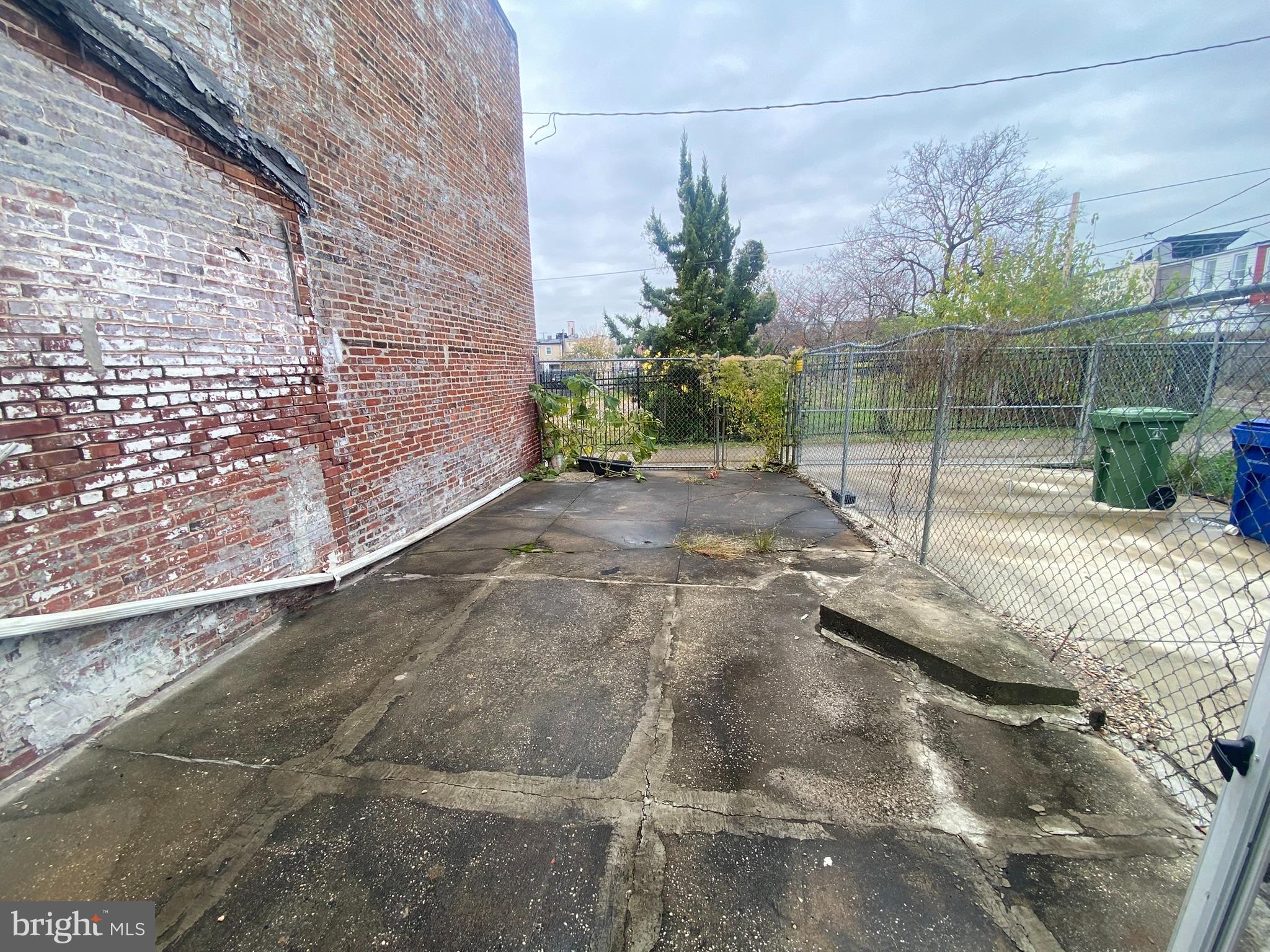 2221 Jefferson Street Baltimore, MD 21205 - Photo 24 of 29 a view of a backyard
