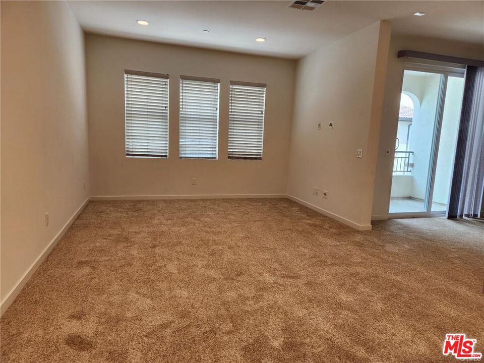 302 Limestone Lake Forest, CA 92610 - Photo 5 of 34