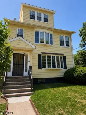 $2,200 | 264 Pomona Avenue, Newark, NJ 07112