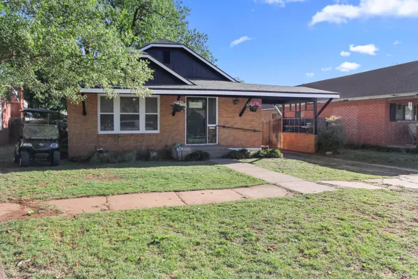 $195,000 | 306 Ave G Northwest, Childress, TX 79201