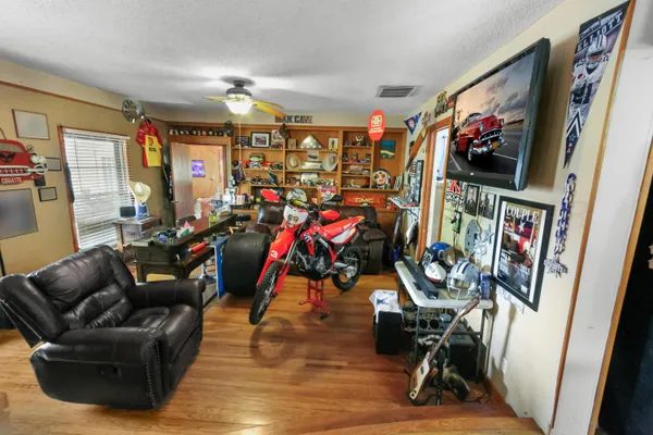 $195,000 | 306 Ave G Northwest, Childress, TX 79201