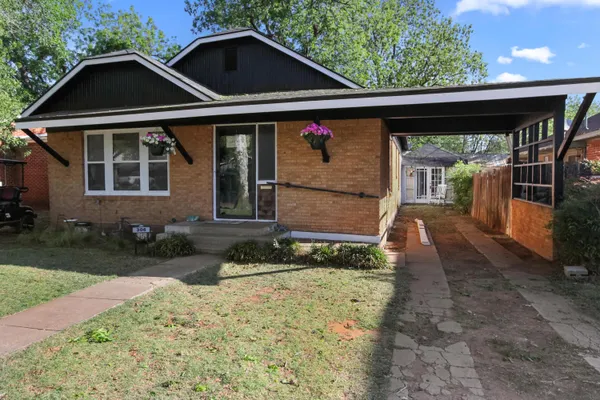 $195,000 | 306 Ave G Northwest, Childress, TX 79201