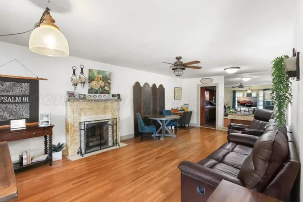 $195,000 | 306 Ave G Northwest, Childress, TX 79201