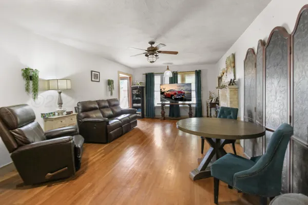 $195,000 | 306 Ave G Northwest, Childress, TX 79201