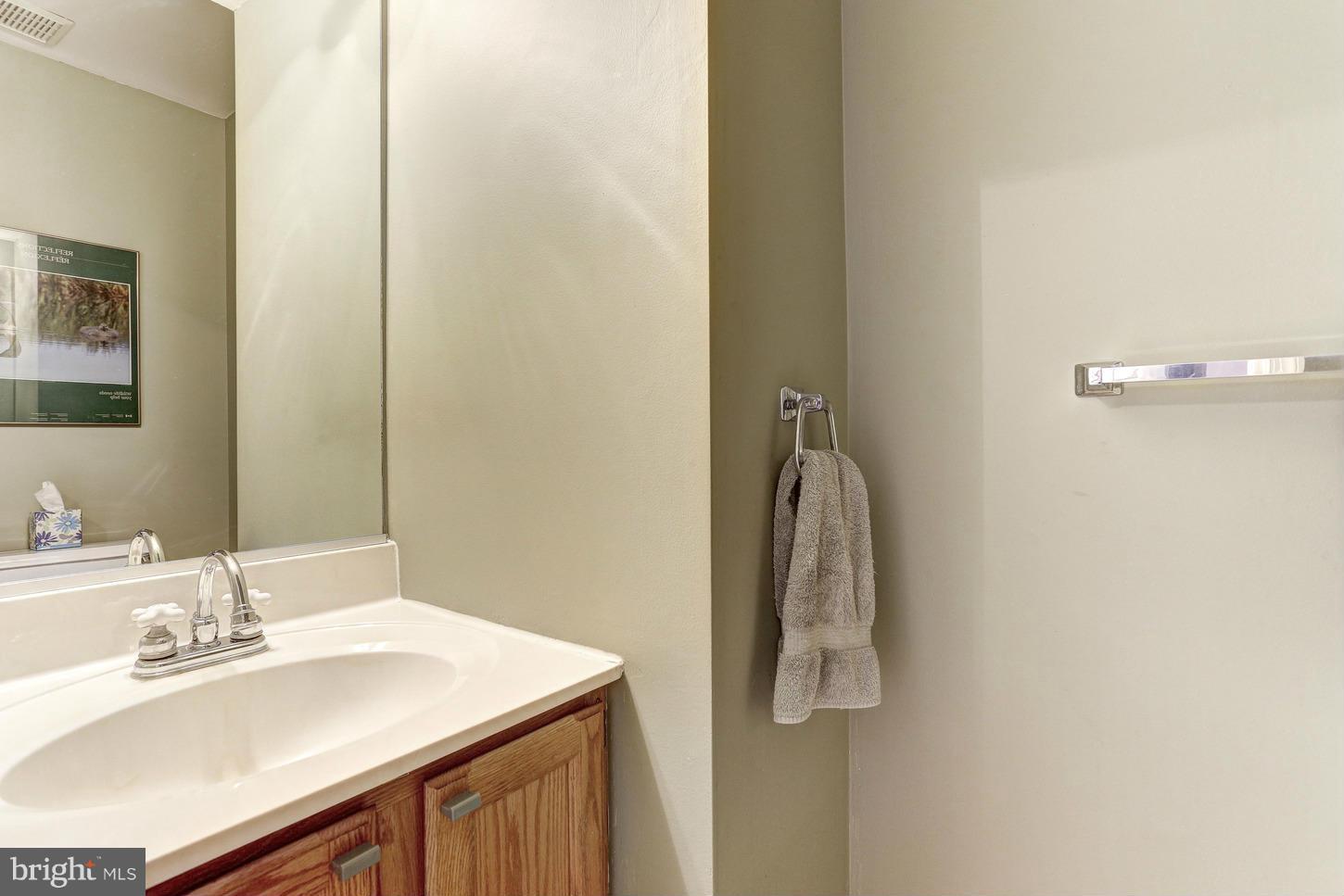 1090 Long Valley Road Westminster, MD 21158 - Photo 15 of 30 Powder Room