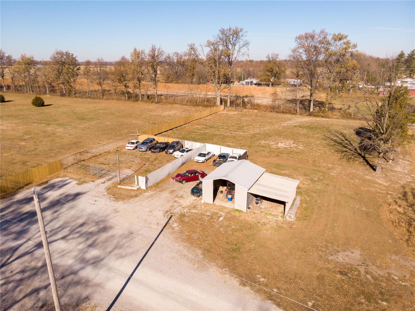 3029 Old 51 Road Sandoval, IL 62882 - Photo 33 of 35