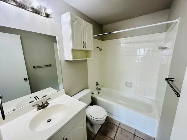 $1,795 | 2215 Post Road, Unit 2028, Austin, TX 78704