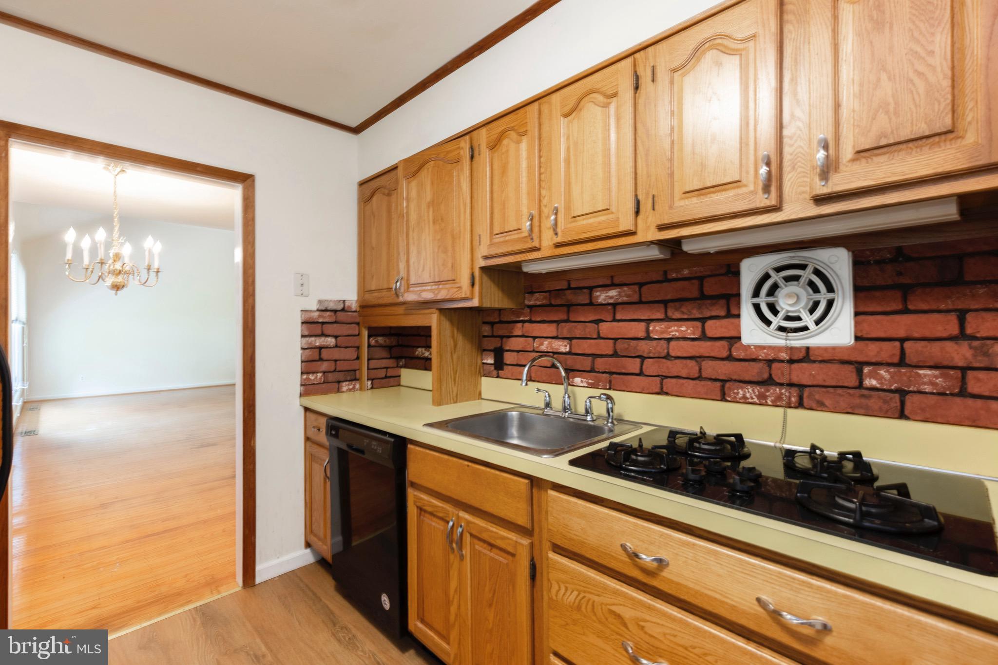 686 Cypress Road Warminster, PA 18974 - Photo 14 of 28