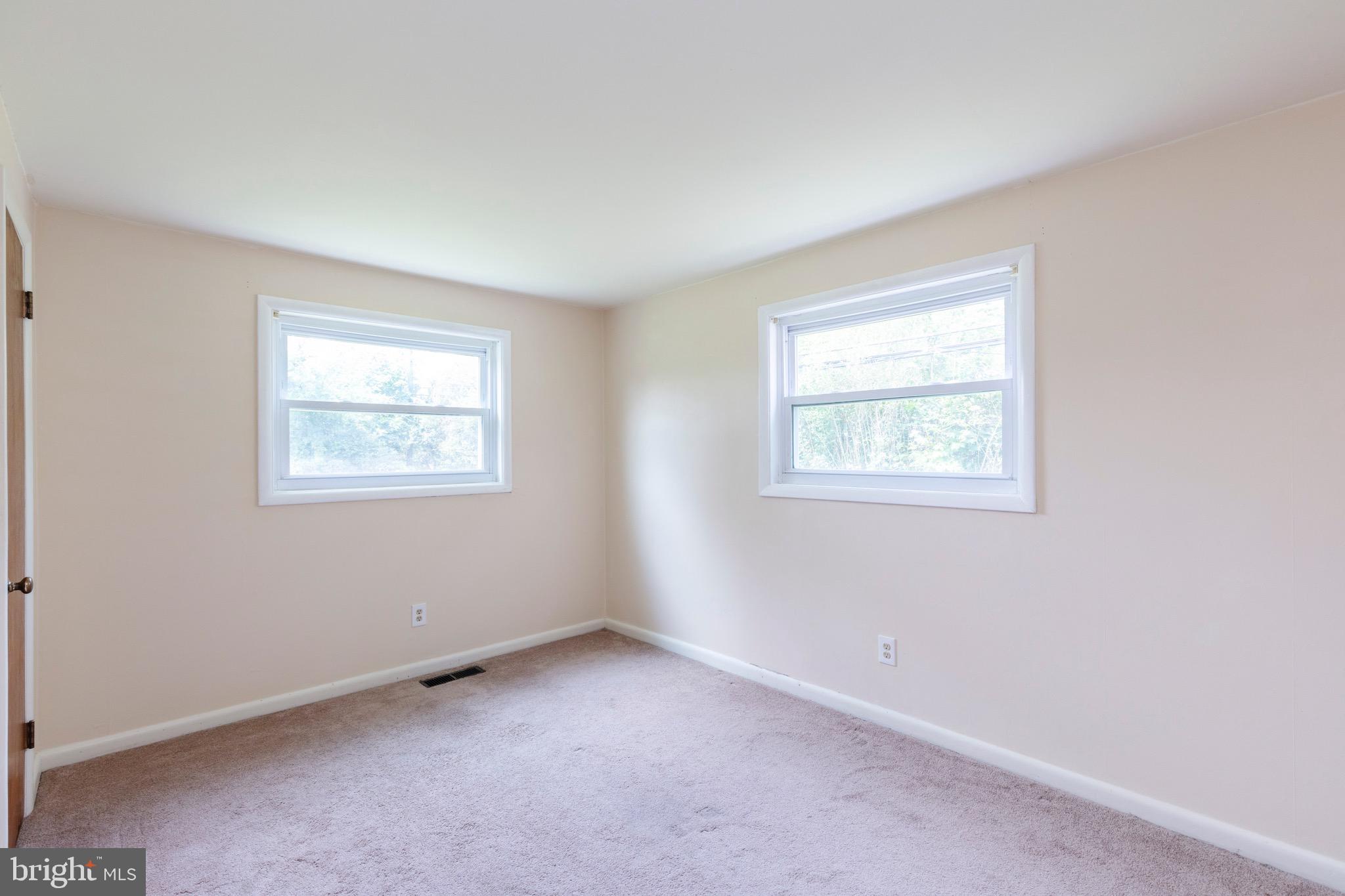 686 Cypress Road Warminster, PA 18974 - Photo 21 of 28 Minor Bedroom 2