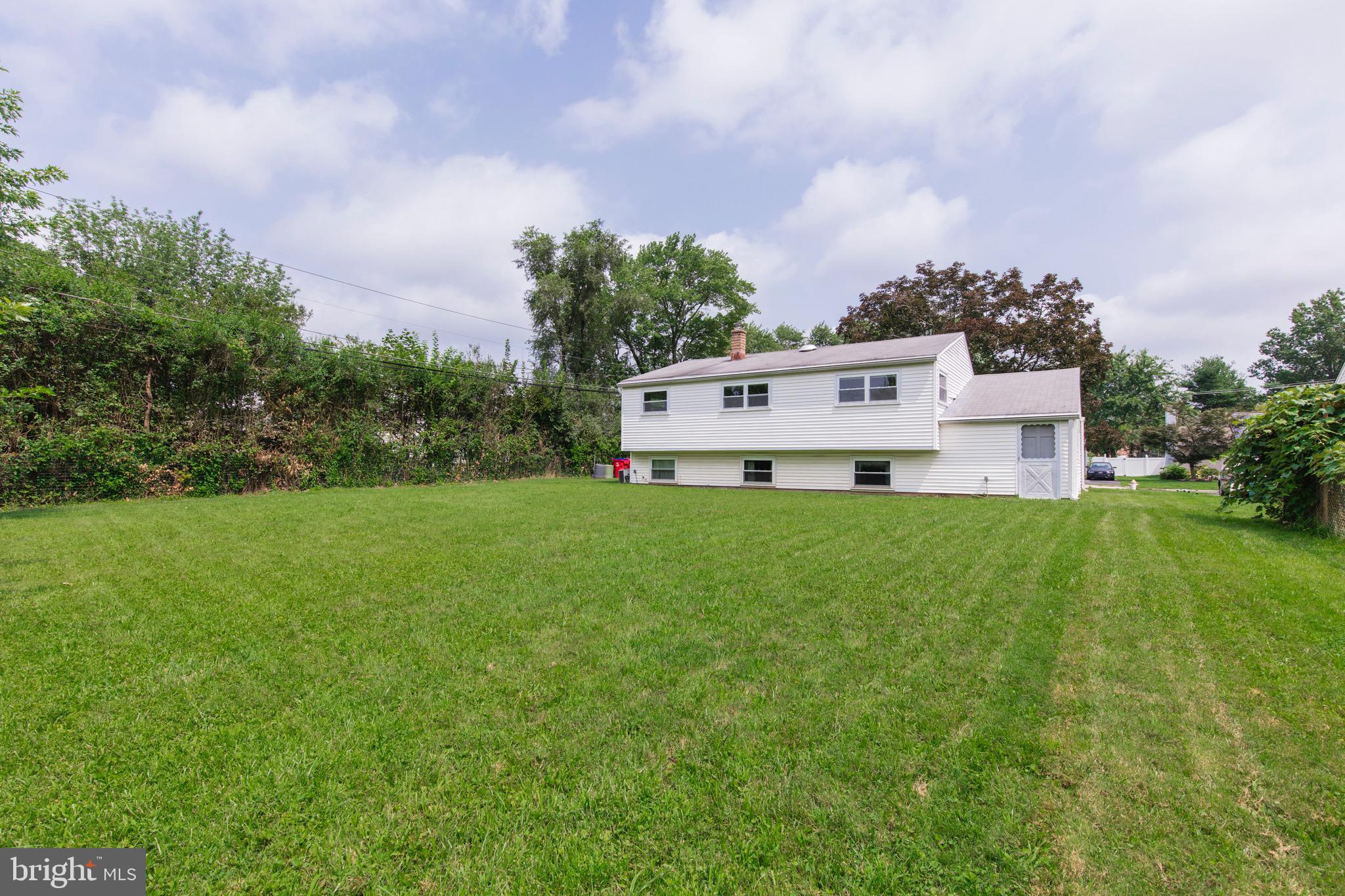 686 Cypress Road Warminster, PA 18974 - Photo 5 of 28 BackYard