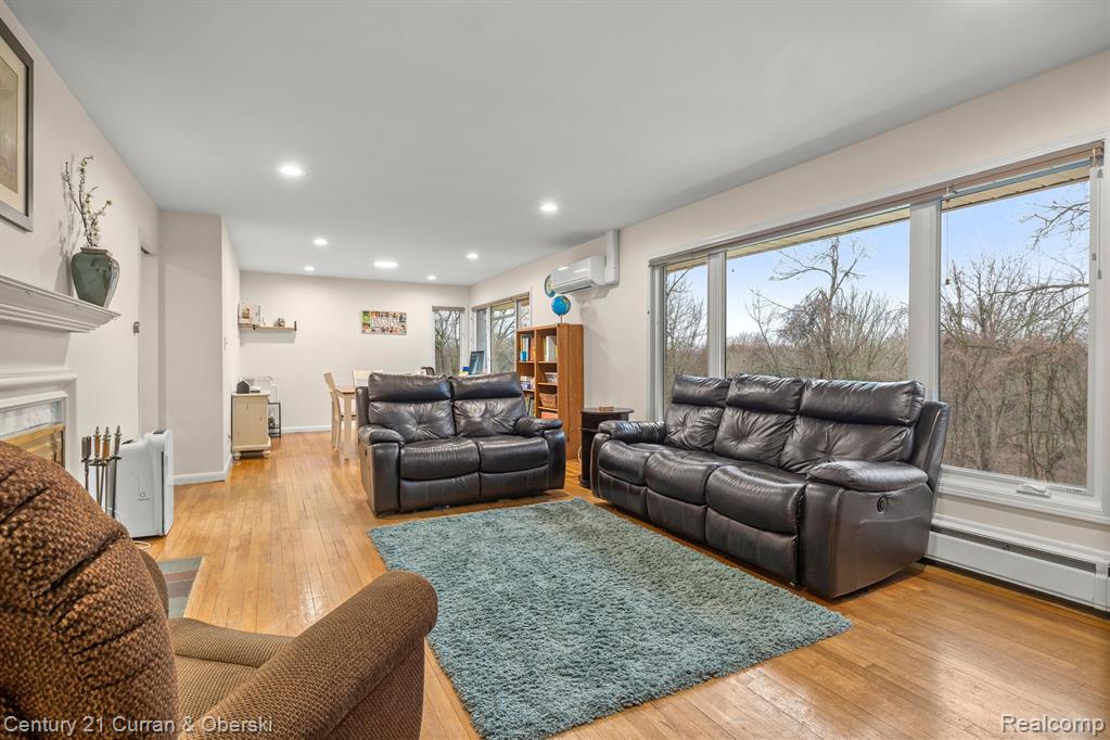 35765 Springvale Street Farmington Hills, MI 48331 - Photo 12 of 53