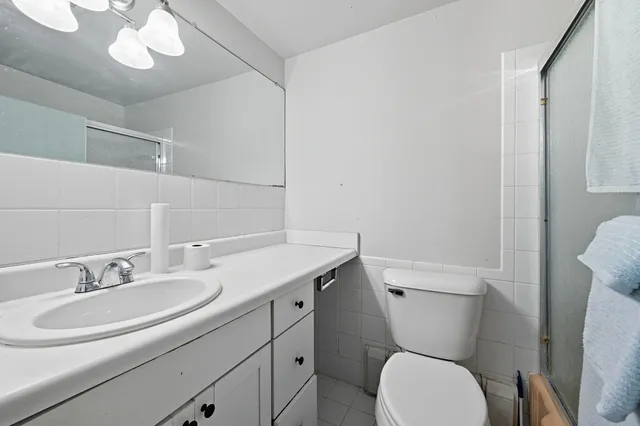 $127,000 | 8300 East Jefferson Avenue, Unit 406, Detroit, MI 48214