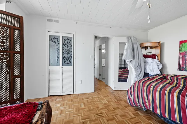 $127,000 | 8300 East Jefferson Avenue, Unit 406, Detroit, MI 48214