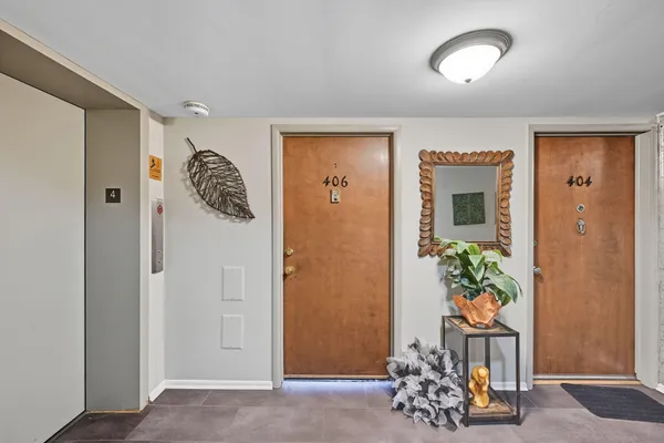 $127,000 | 8300 East Jefferson Avenue, Unit 406, Detroit, MI 48214
