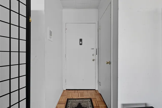 $127,000 | 8300 East Jefferson Avenue, Unit 406, Detroit, MI 48214