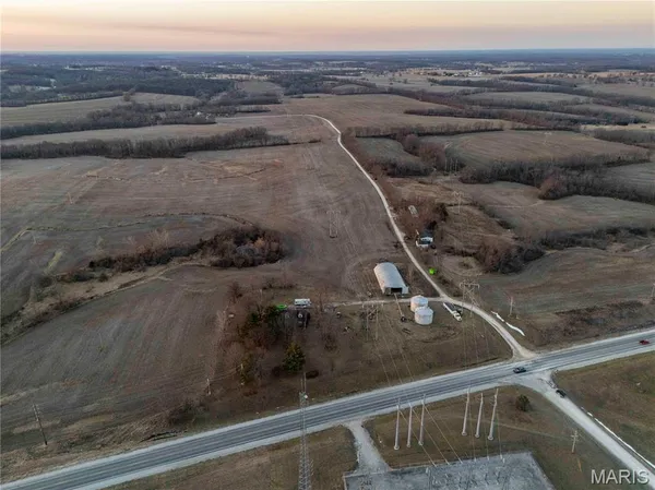 $1 | 0 Highway B Highway, Elsberry, MO 63343