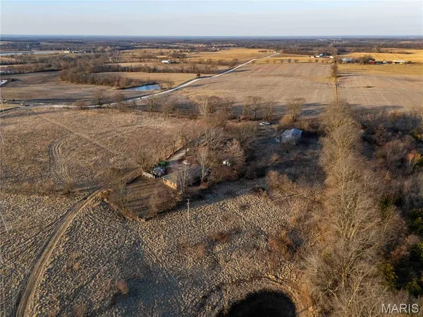 $1 | 0 Highway B Highway, Elsberry, MO 63343