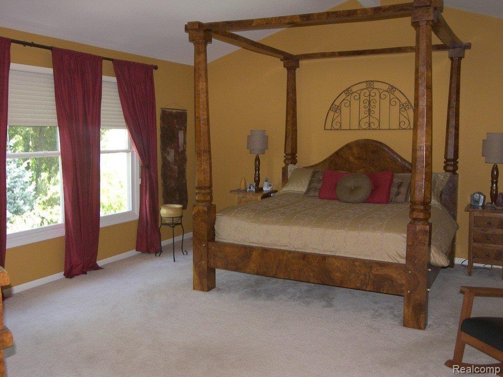 1447 Kentfield Drive Rochester, MI 48307 - Photo 8 of 17 Master Bedroom