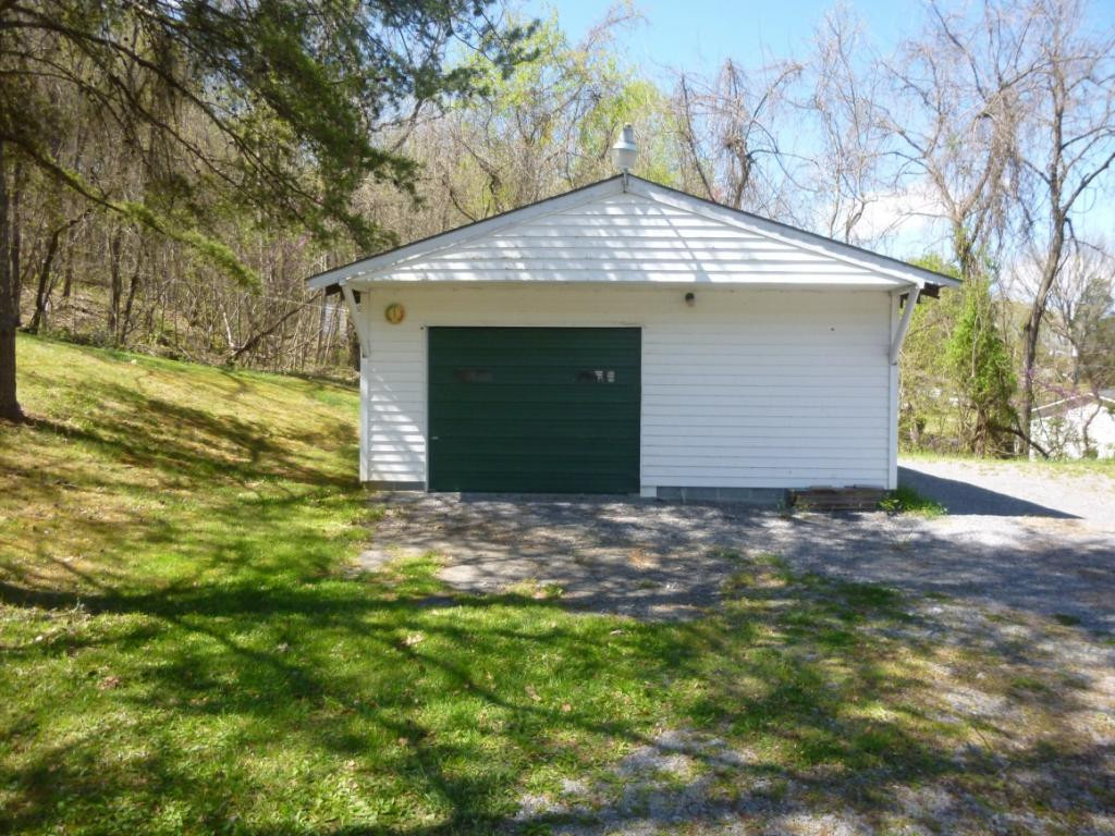 321 Marble Hall Road Rogersville, TN 37857 - Photo 5 of 31 Garage