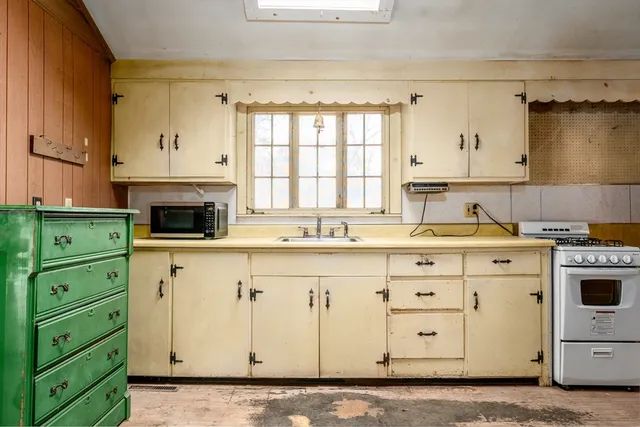 $399,000 | 10 N Road, Dennis, MA 02670