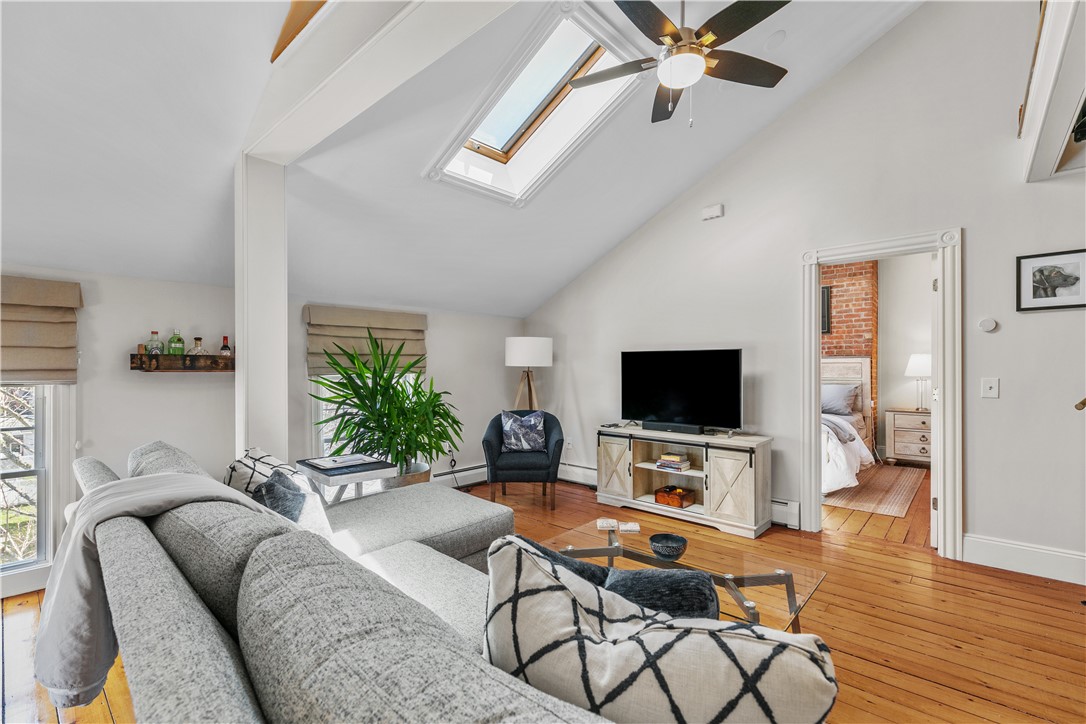 20 Berkeley Avenue, Unit 5 Newport, RI 02840 - Photo 3 of 22