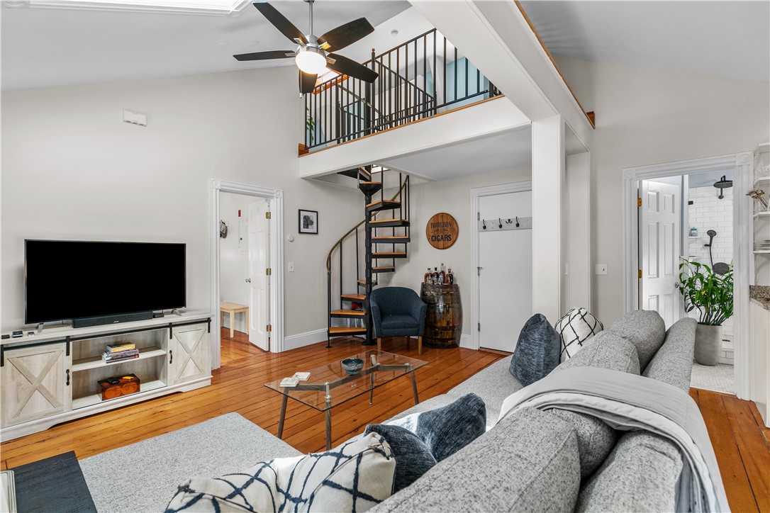 20 Berkeley Avenue, Unit 5 Newport, RI 02840 - Photo 4 of 22