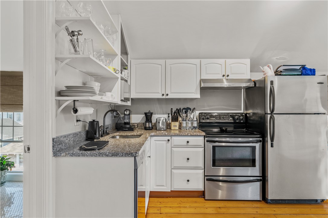 20 Berkeley Avenue, Unit 5 Newport, RI 02840 - Photo 5 of 22