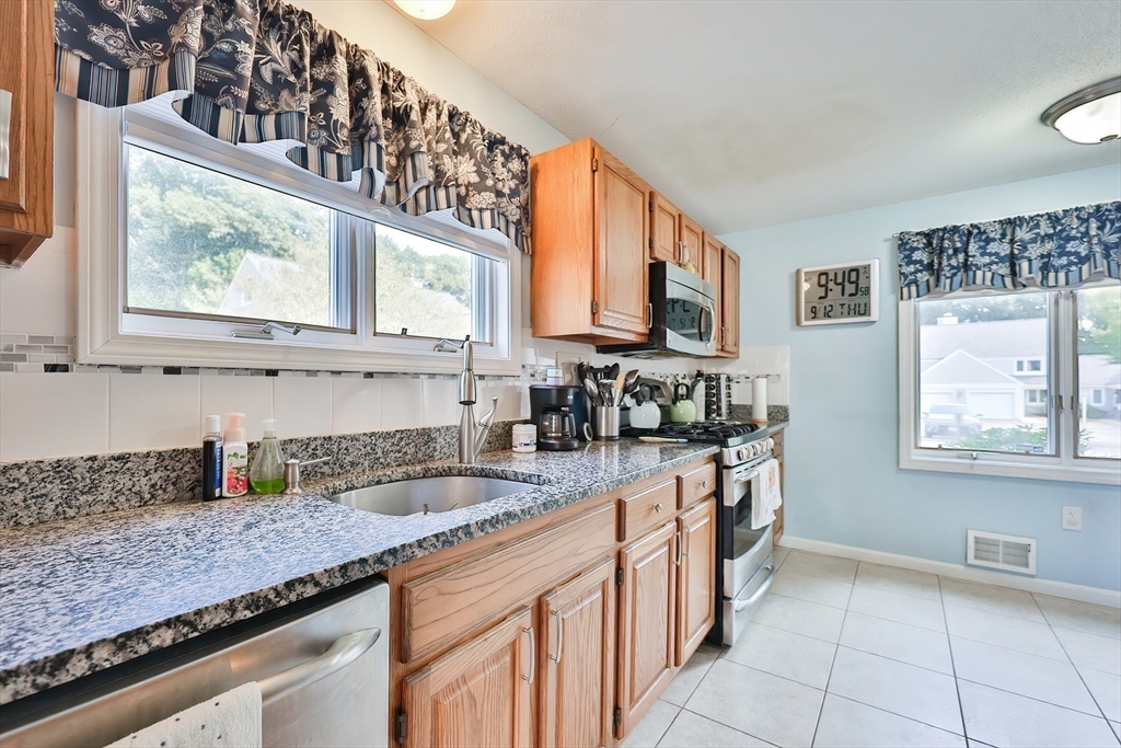 1 Stone Ridge Road, Unit 1 Franklin, MA 02038 - Photo 8 of 32 Gallery Image 8