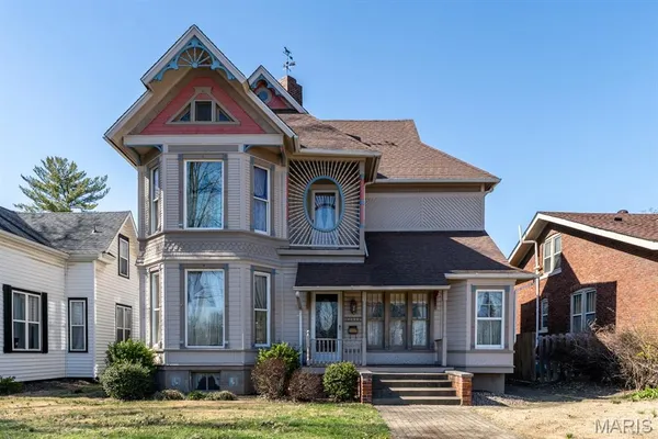 $215,000 | 261 Lebanon Avenue, Belleville, IL 62220