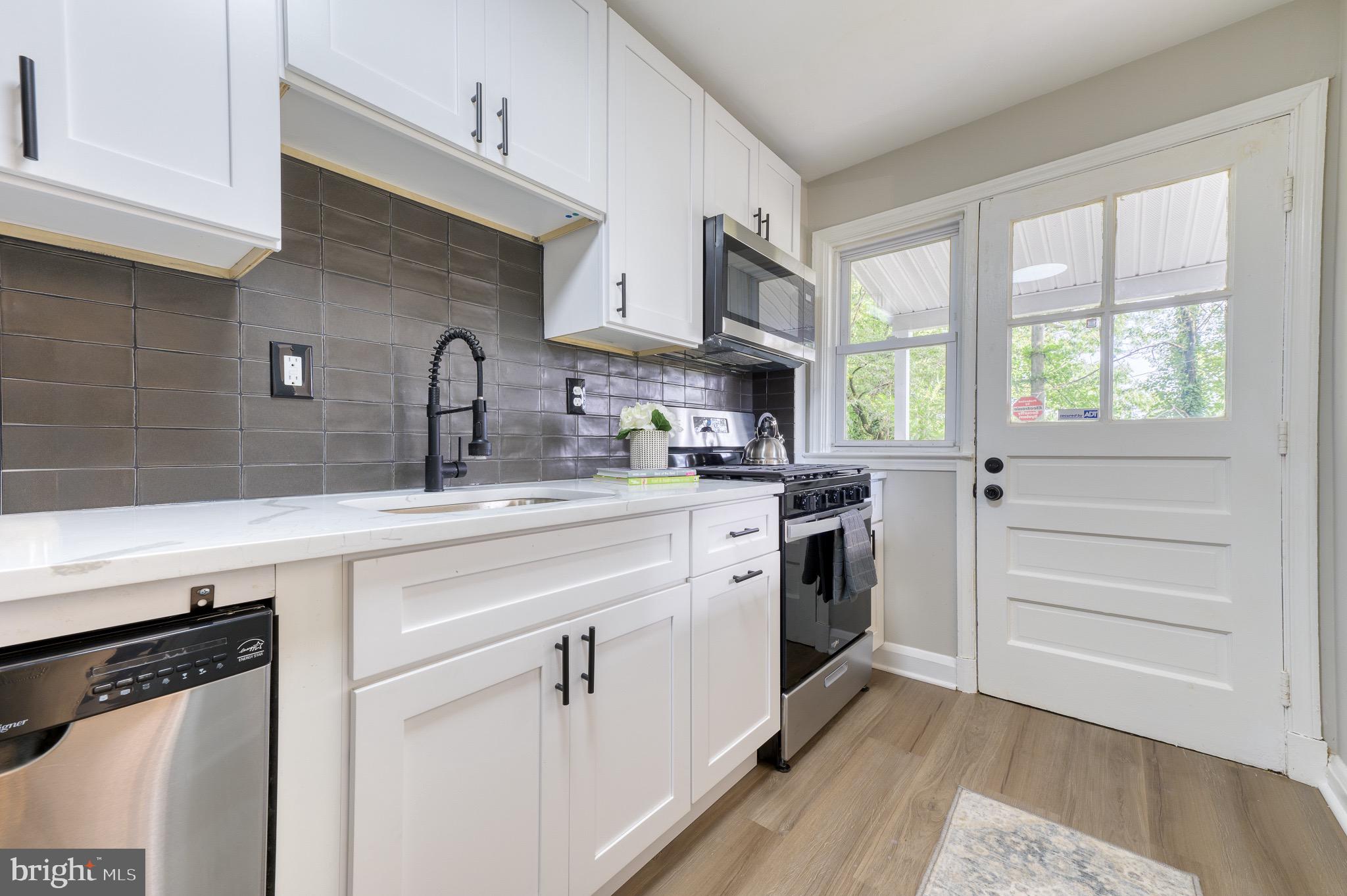 4353 Eldone Road Baltimore, MD 21229 - Photo 8 of 30