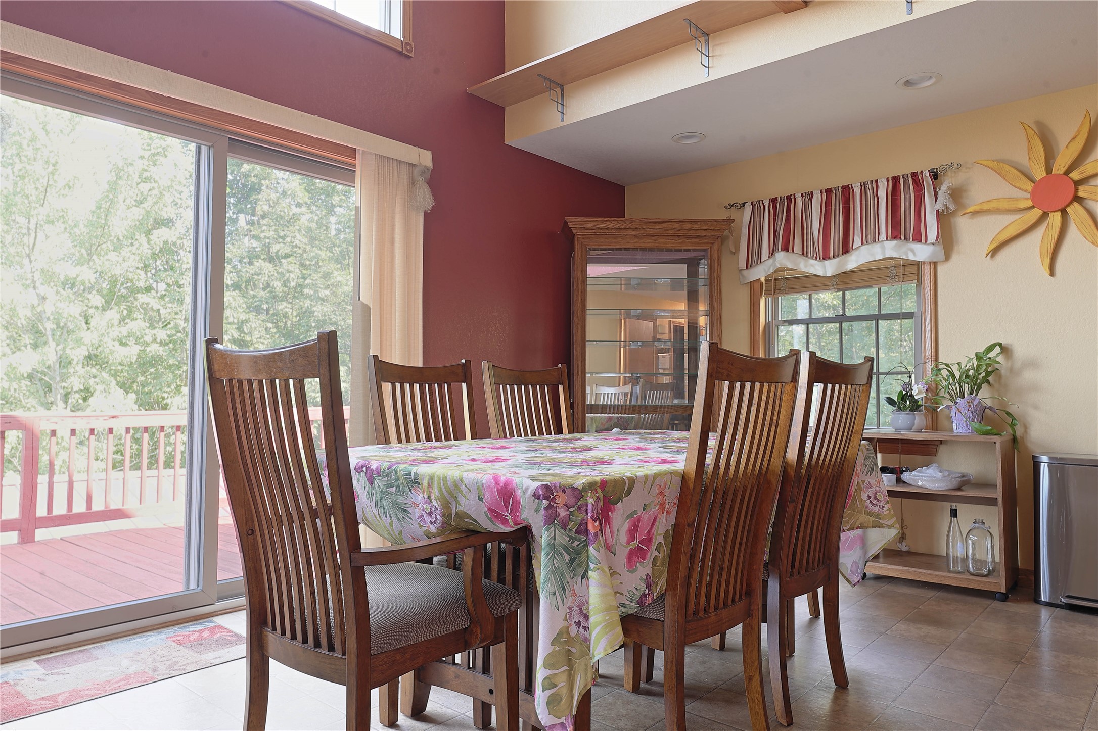 2436 Golf Club Road Erie, PA 16509 - Photo 8 of 28 Dining Area