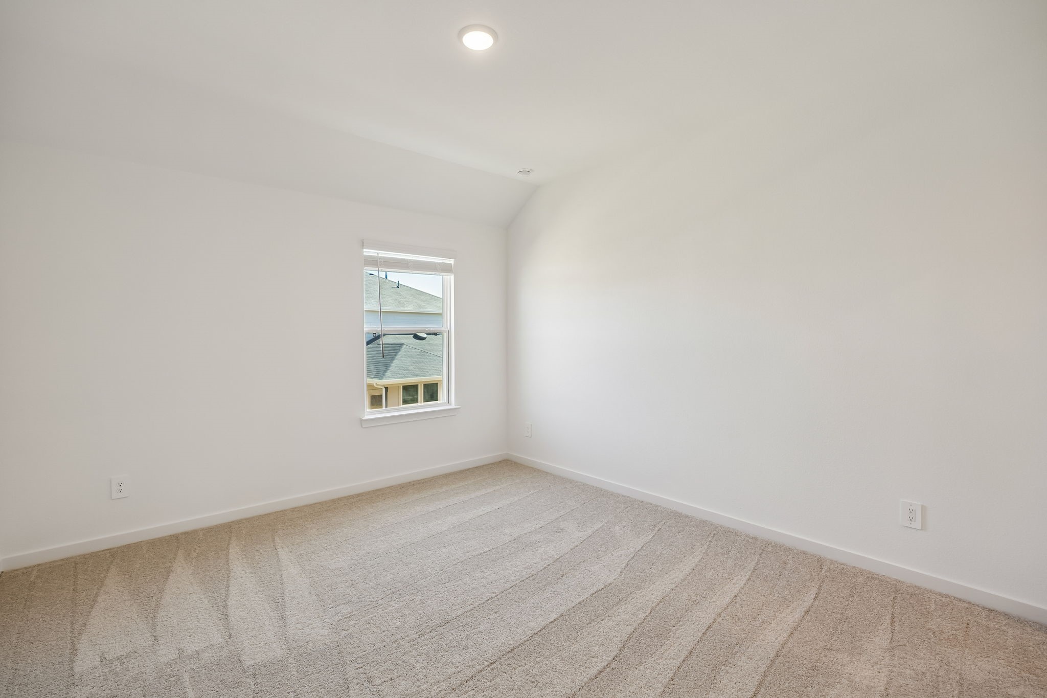 214 Pr Rdg Lane Montgomery, TX 77356 - Photo 20 of 35 an empty room with a window