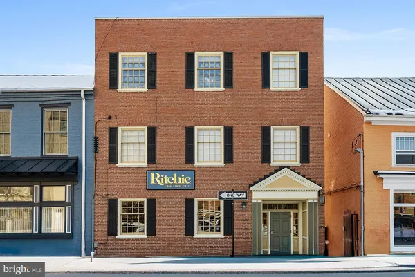 $1,700 | 25 East Boscawen Street, Unit 301, Winchester, VA 22601