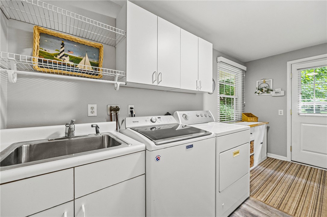 2095 English Road Greece, NY 14616 - Photo 17 of 41 Gallery Image 17