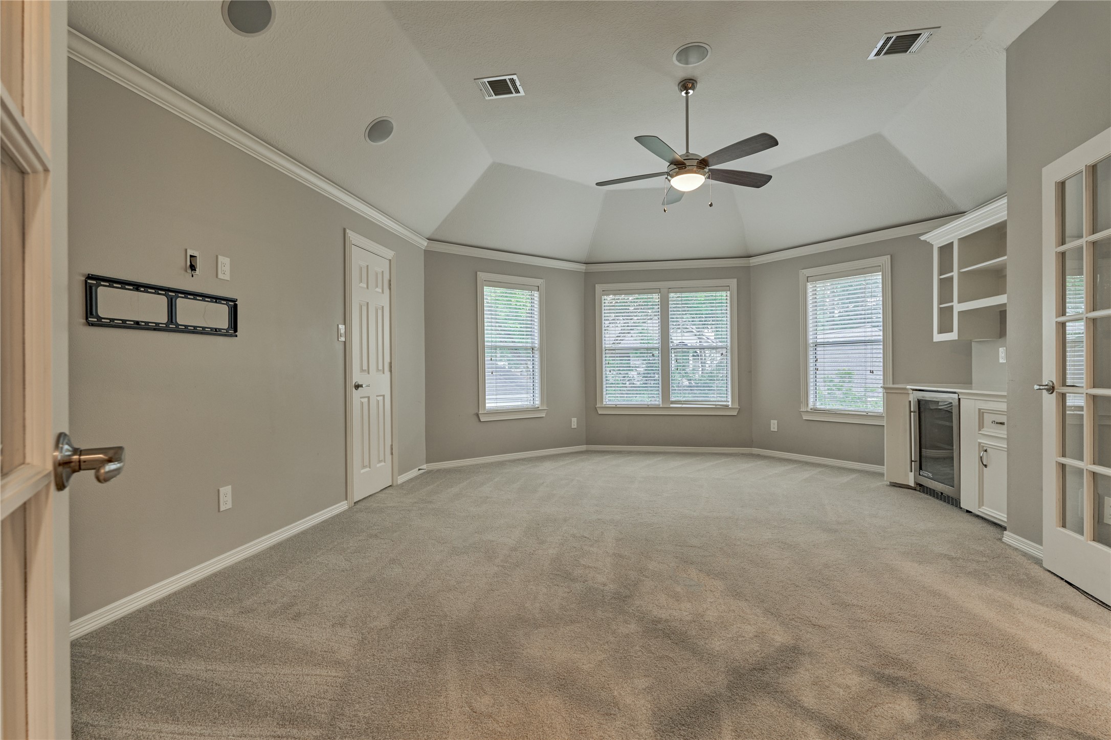 7 Gentry Oak Court Spring, TX 77381 - Photo 31 of 50 a view of an empty room with a window