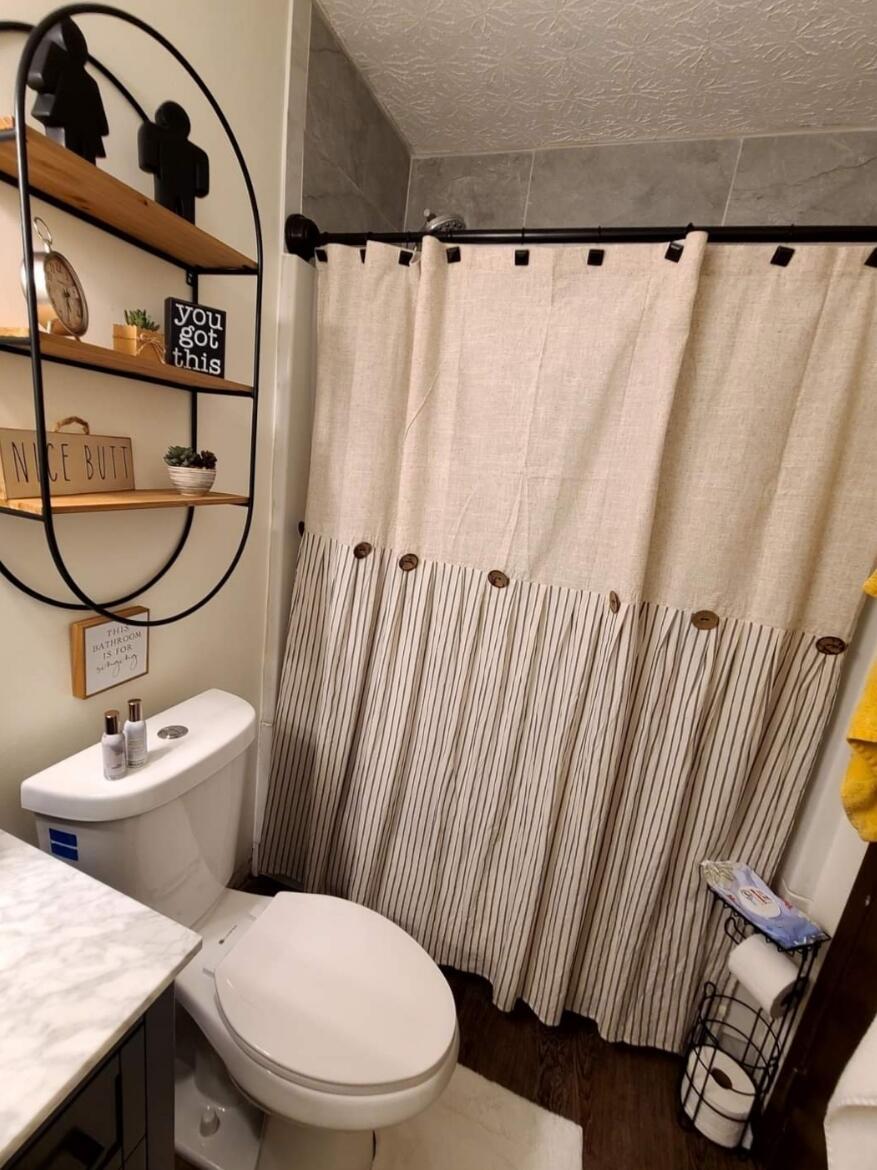 6275 Emberwood Road Dublin, OH 43017 - Photo 4 of 14 Updated Full Bath