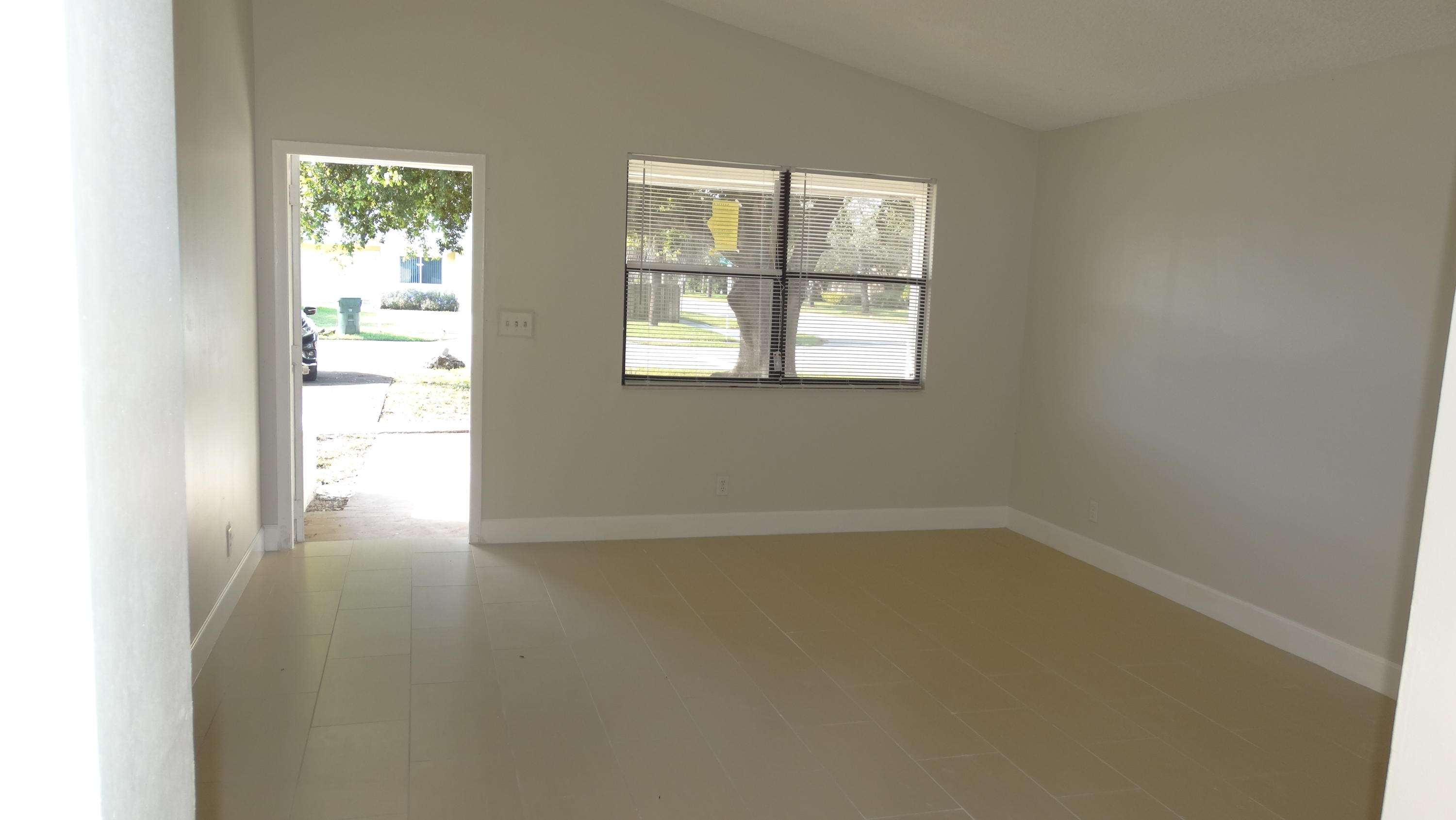 301 Northeast 36th Street Boca Raton, FL 33431 - Photo 22 of 24 DSC01212