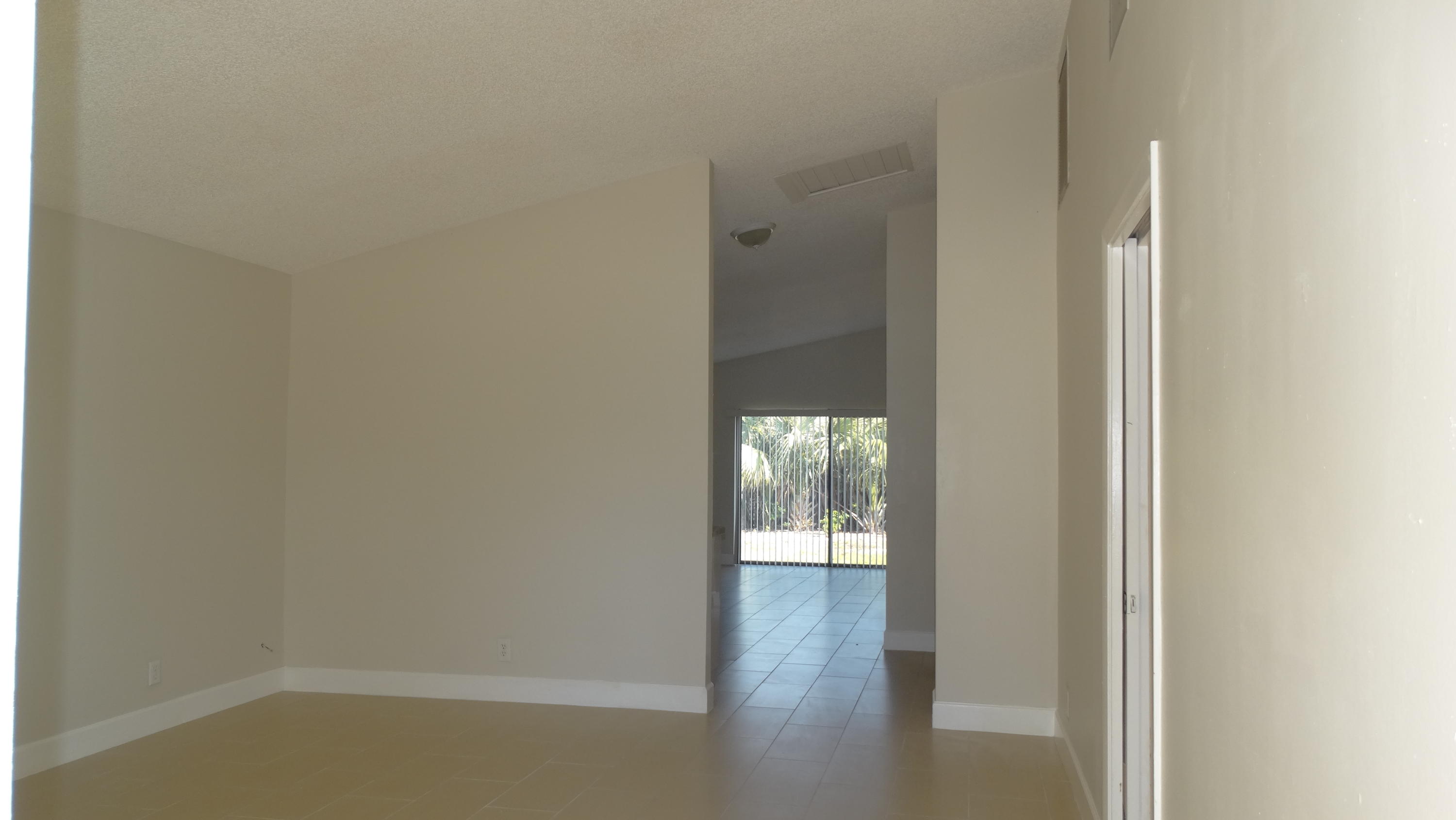 301 Northeast 36th Street Boca Raton, FL 33431 - Photo 3 of 24 DSC01168
