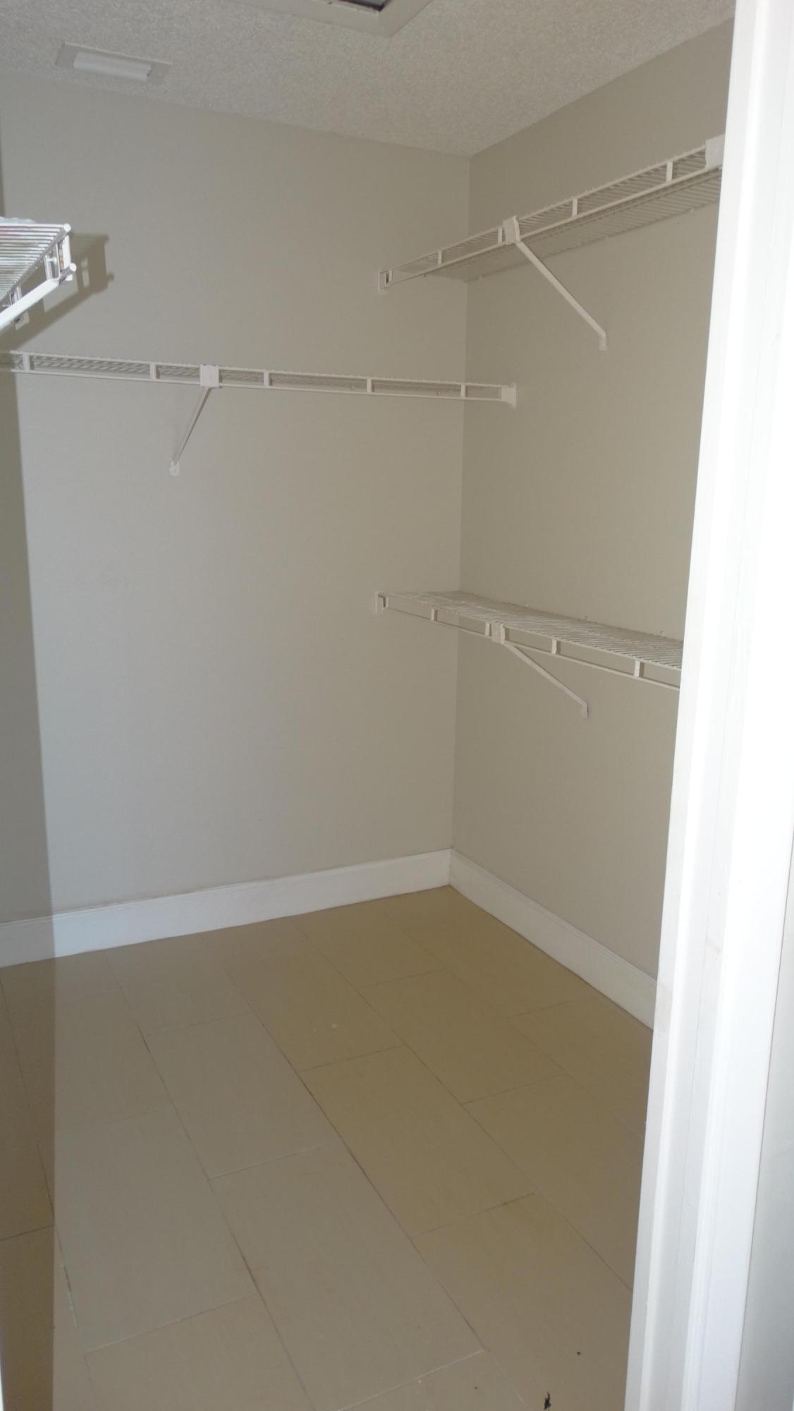 301 Northeast 36th Street Boca Raton, FL 33431 - Photo 7 of 24 DSC01187