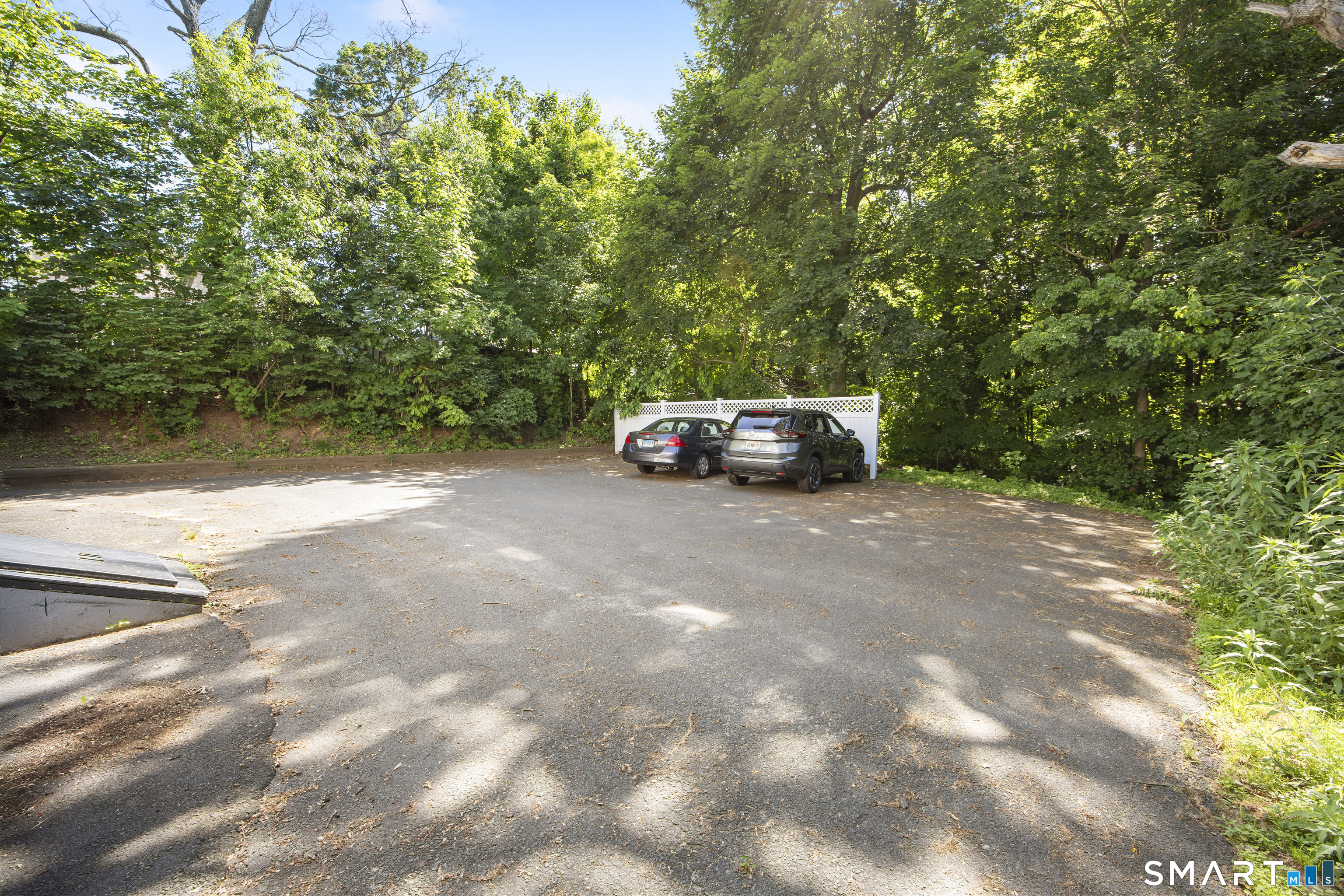 18 Arch Street Manchester, CT 06040 - Photo 4 of 12