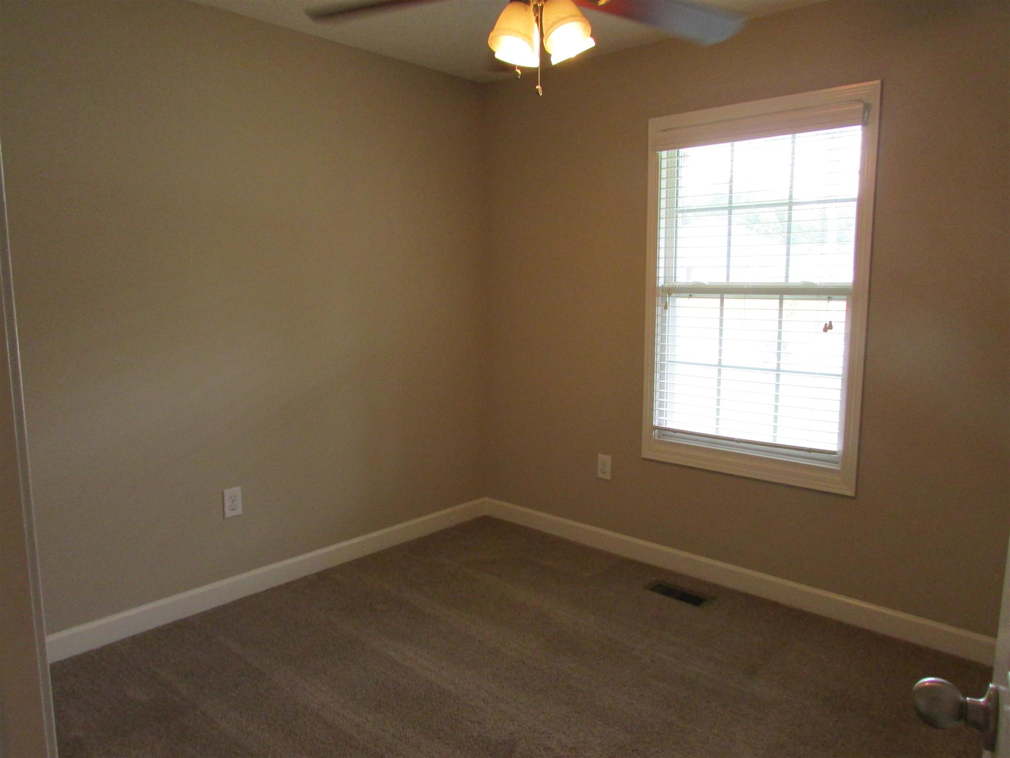 26 Creek Chase Road Manchester, TN 37355 - Photo 8 of 13 Gallery Image 8