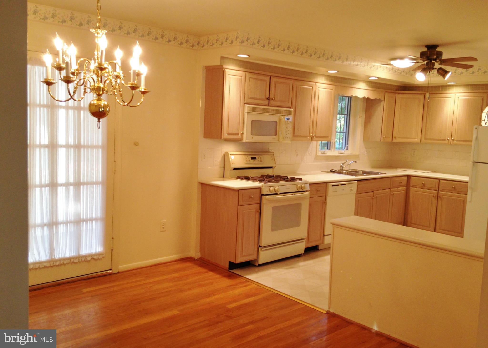 3417 Falling Green Road Olney, MD 20832 - Photo 3 of 30 Kitchen