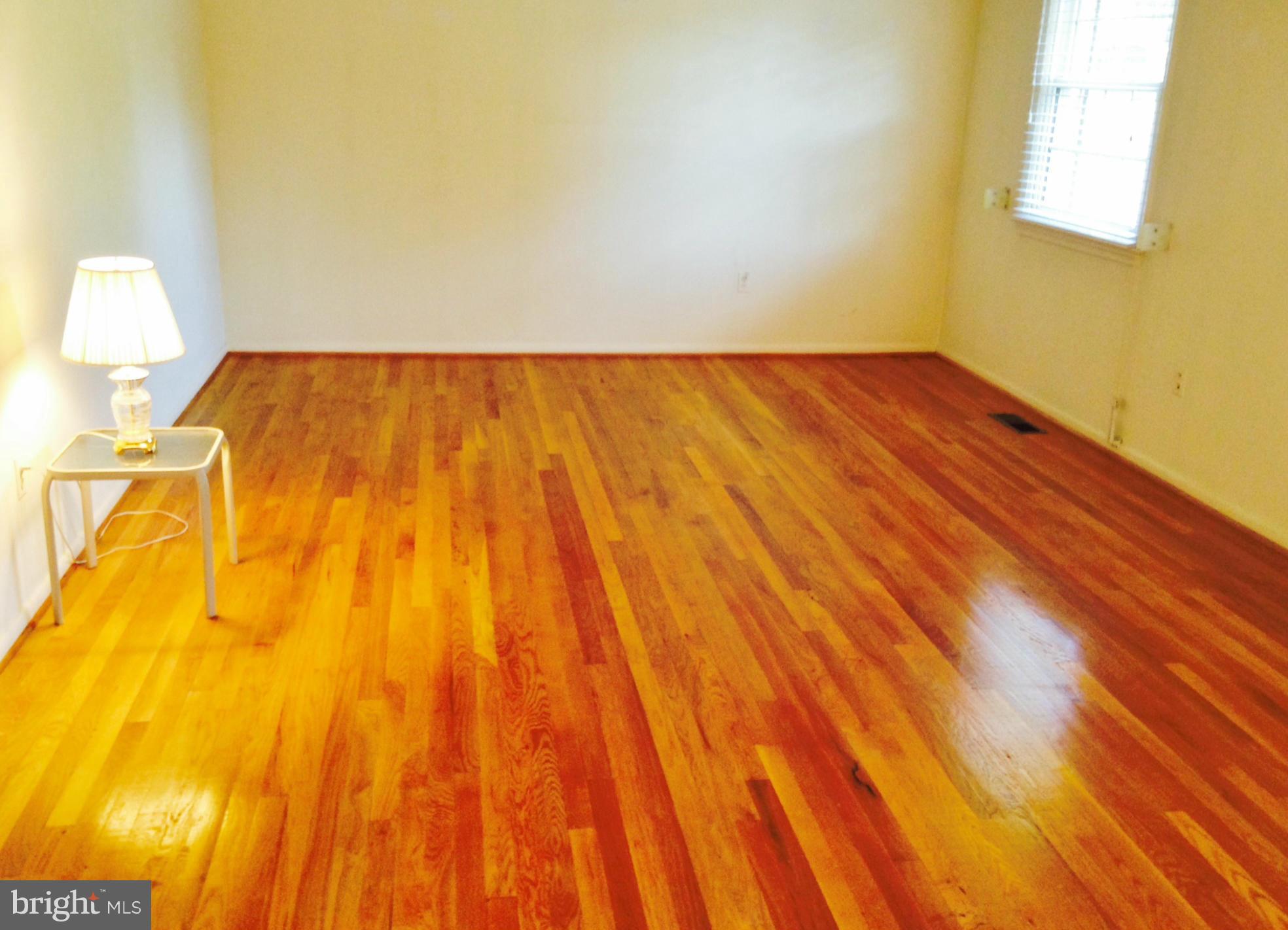 3417 Falling Green Road Olney, MD 20832 - Photo 8 of 30 Living Room
