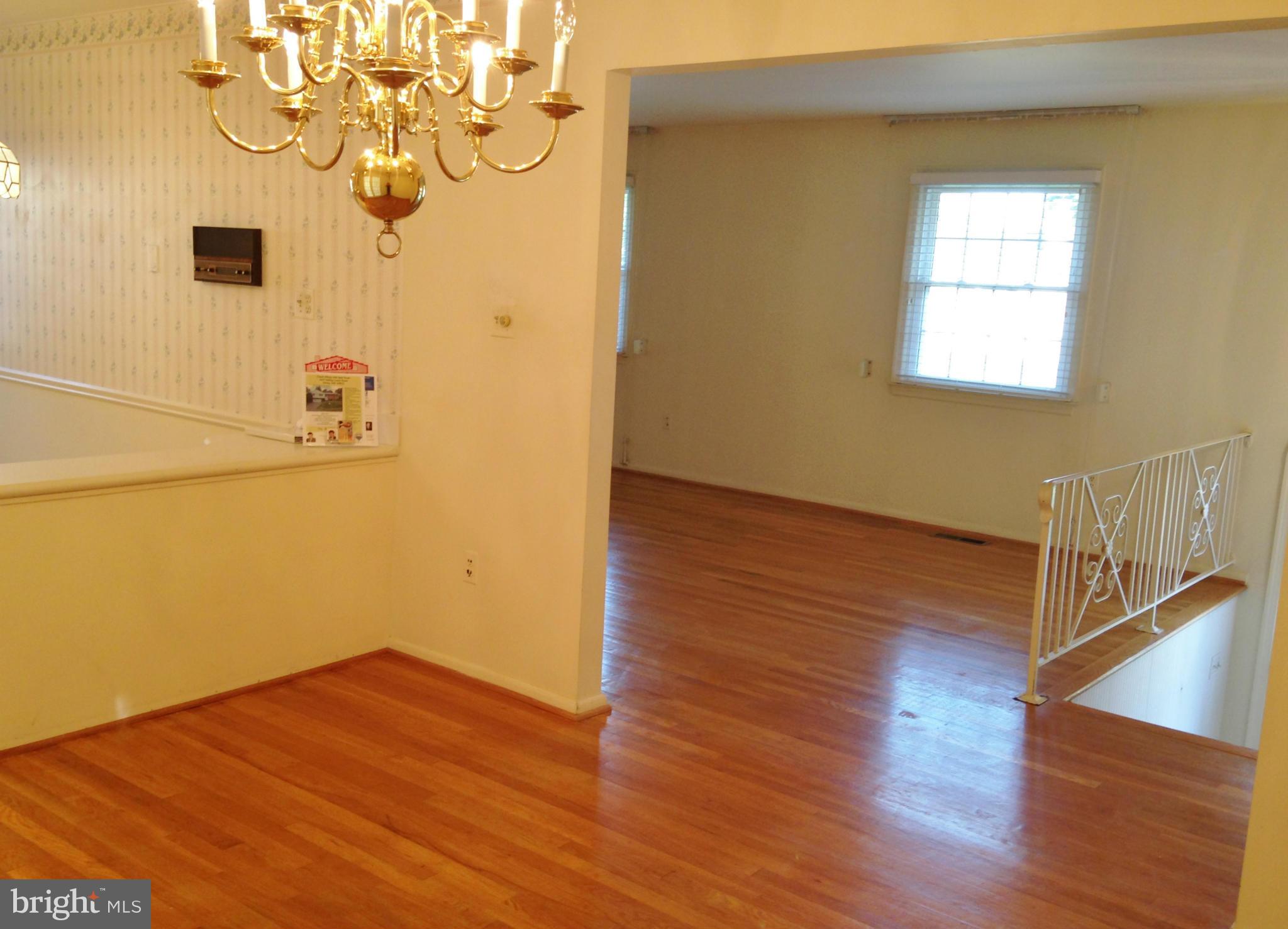 3417 Falling Green Road Olney, MD 20832 - Photo 10 of 30 Living Room
