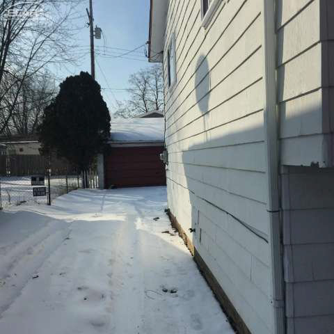 5019 Branch Road Flint, MI 48506 - Photo 3 of 26 20430625-2.JPG