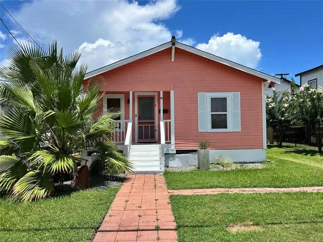 $1,850 | 2216 Grover Avenue, Galveston, TX 77551